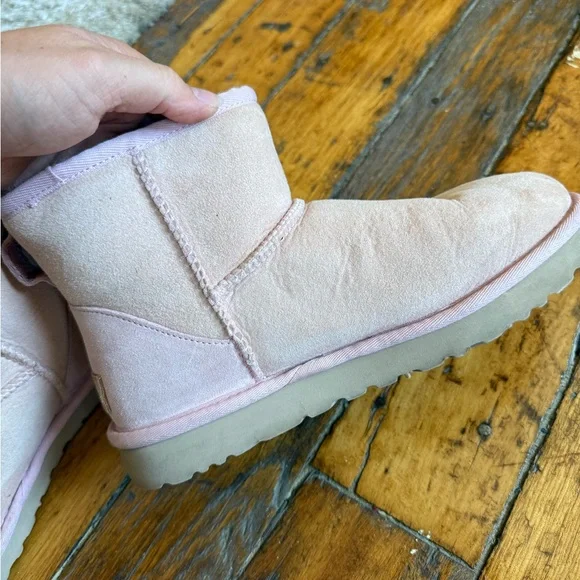 Pink Ugg boots - Picture 2 of 11
